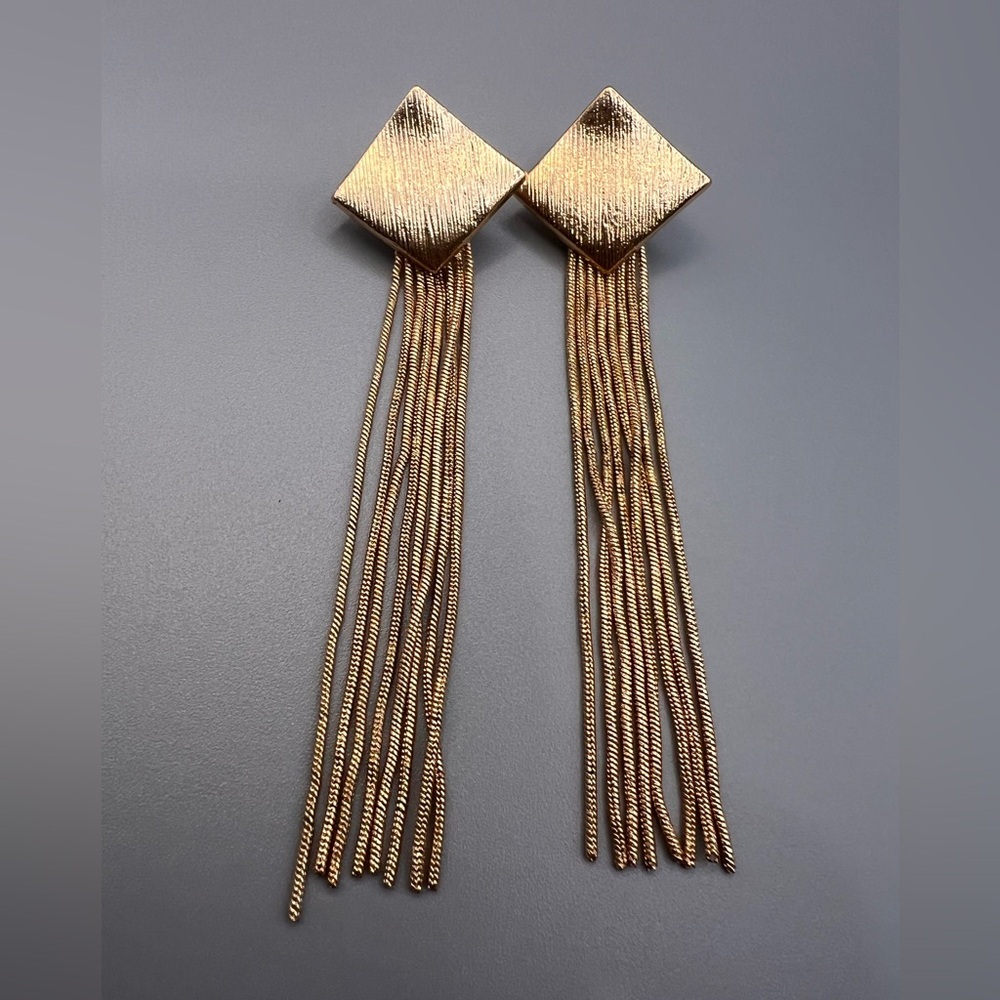 5/$25 Elegant Gold Tassel Earrings - Picture 3 of 6